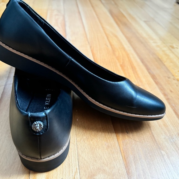 Anne Klein Leather Comfort Black Flat Size 8.5 (runs large) - Picture 7 of 7